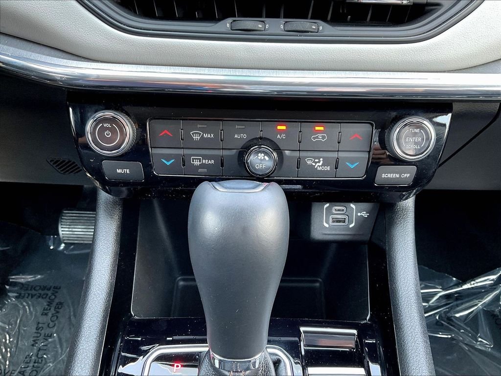Used 2022 Gray Jeep Limited image 15