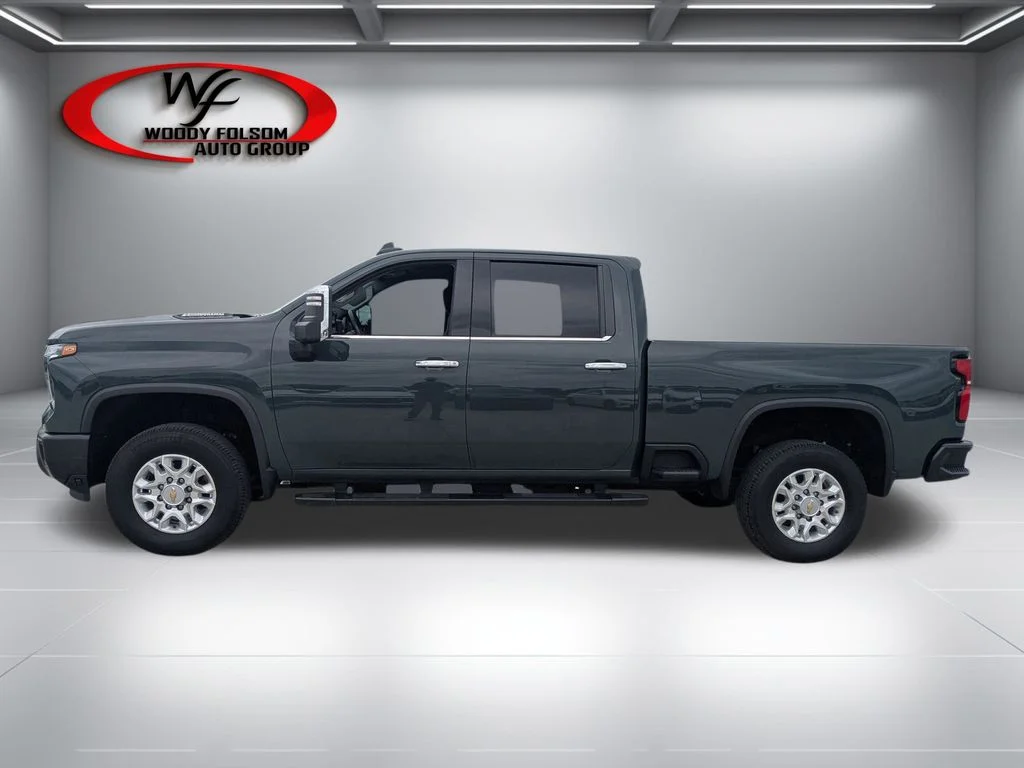 Used 2025 Gray Chevrolet LTZ image 7