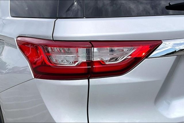 Used 2021 Silver Chevrolet LS image 28