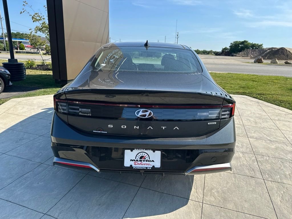 New 2026 Gray Hyundai SEL image 4
