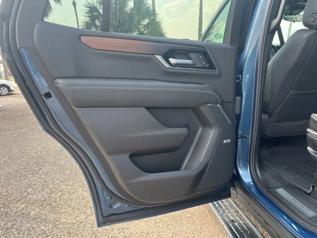 2026 GMC Yukon Denali - Photo 16