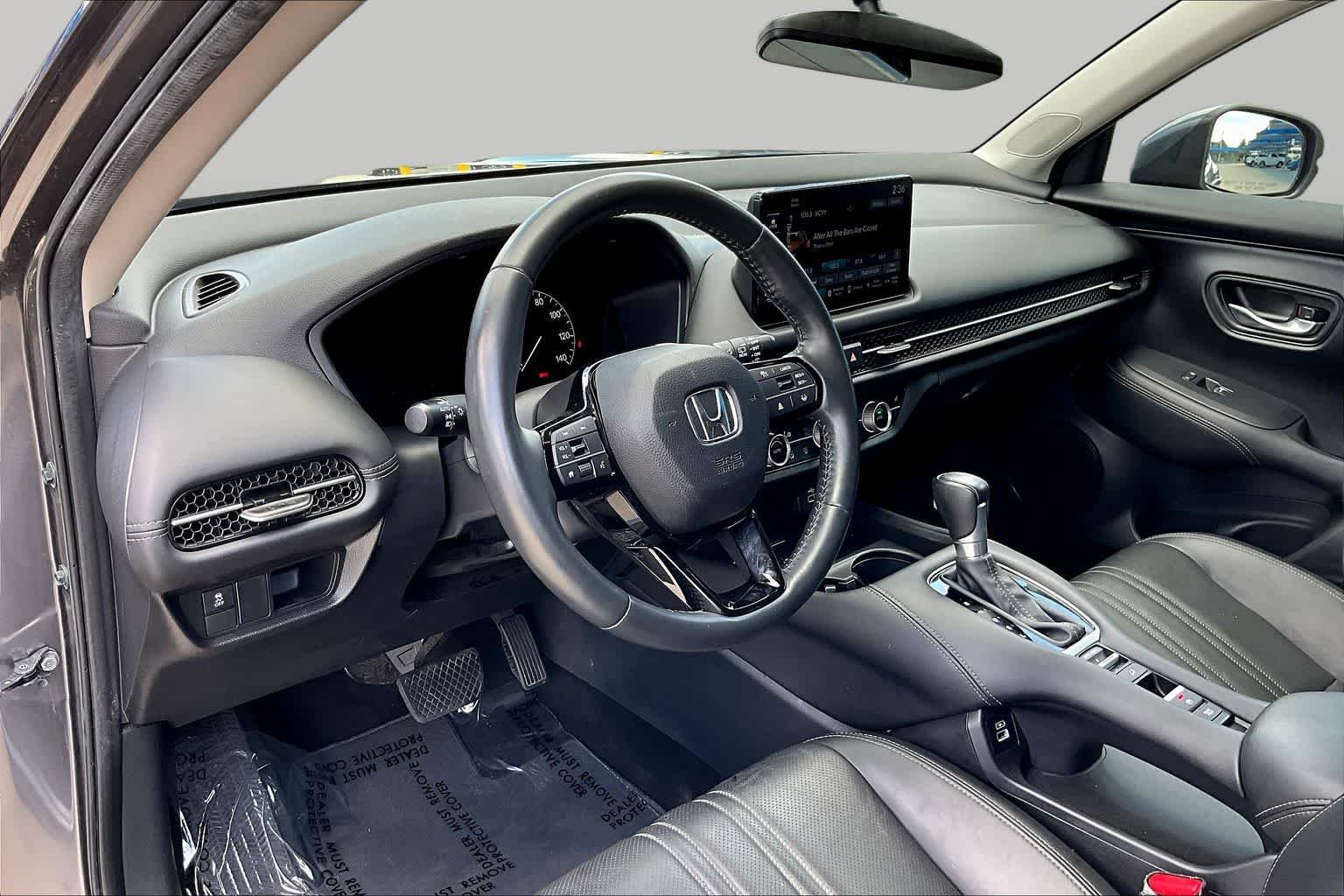Used 2023 Modern Steel Metallic Honda EX-L image 18