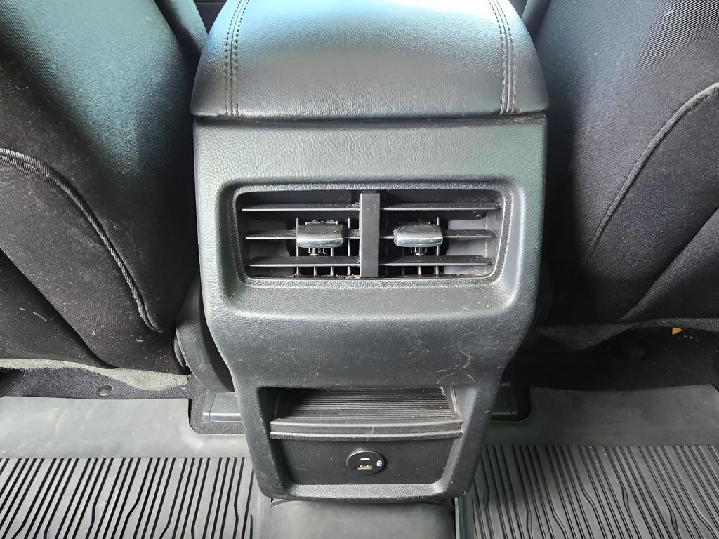 Used 2022 Iconic Silver Metallic Ford SE image 12