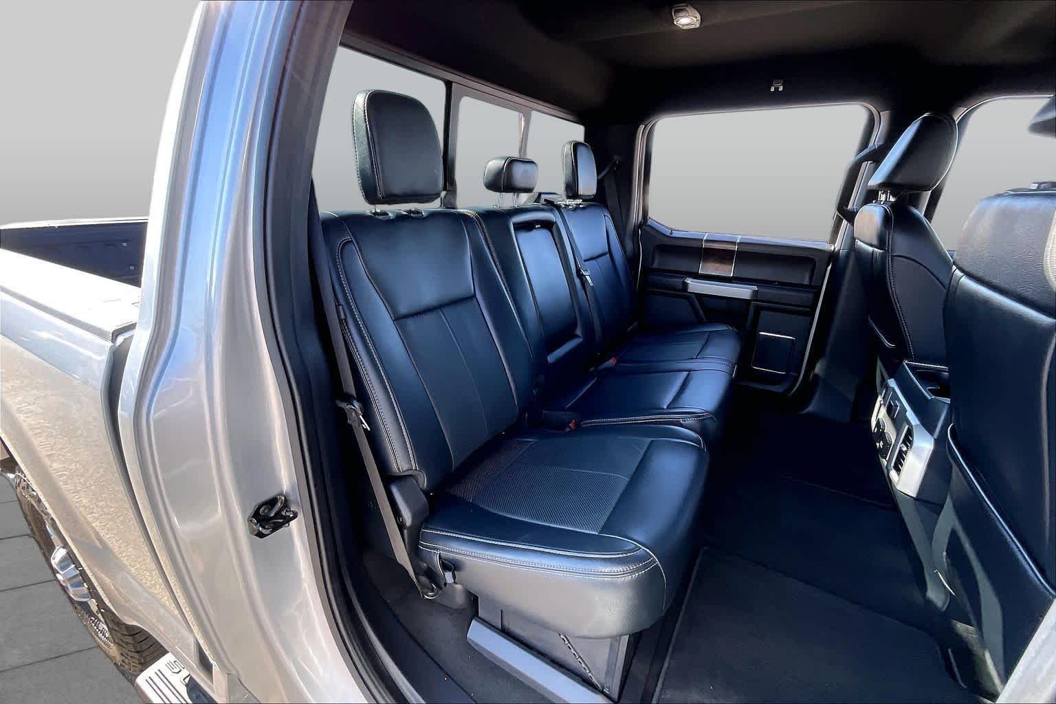 Used 2022 Iconic Silver Metallic Ford LARIAT image 19