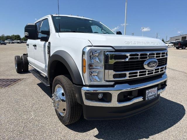New 2026 Oxford White Ford F-450® XL image 31