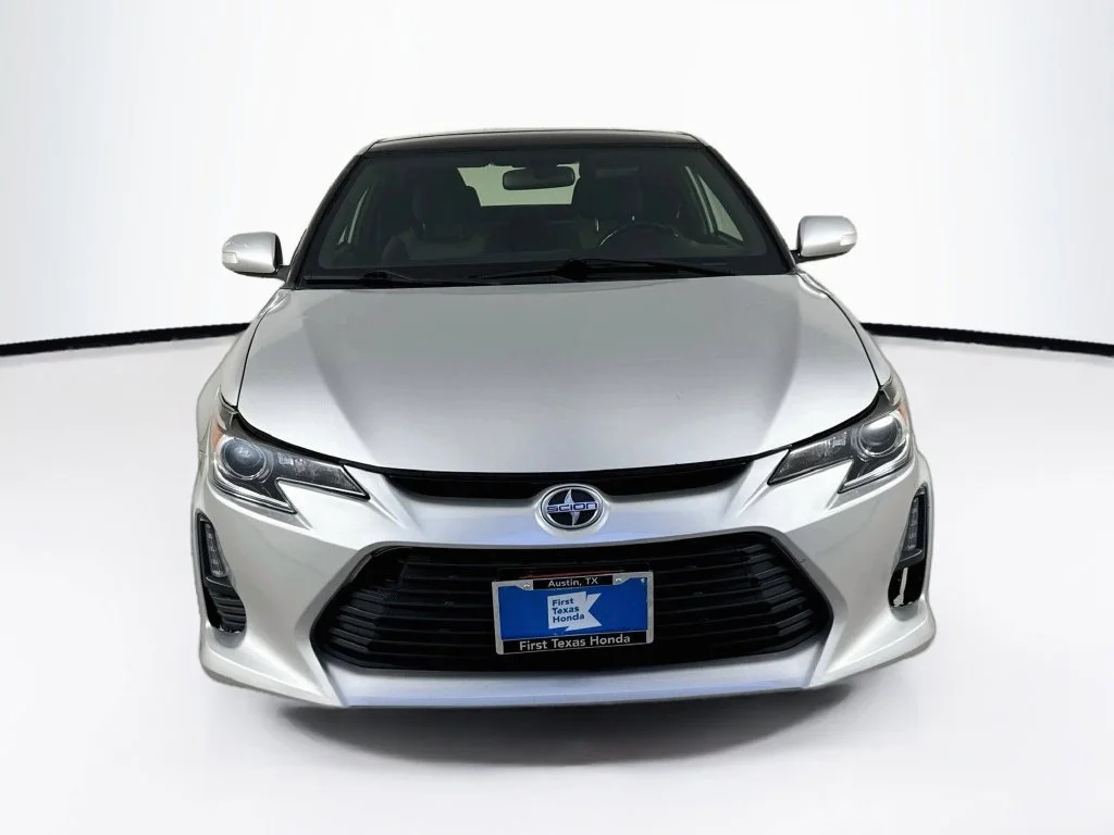 Used 2014 Classic Silver Metallic Scion Base image 2