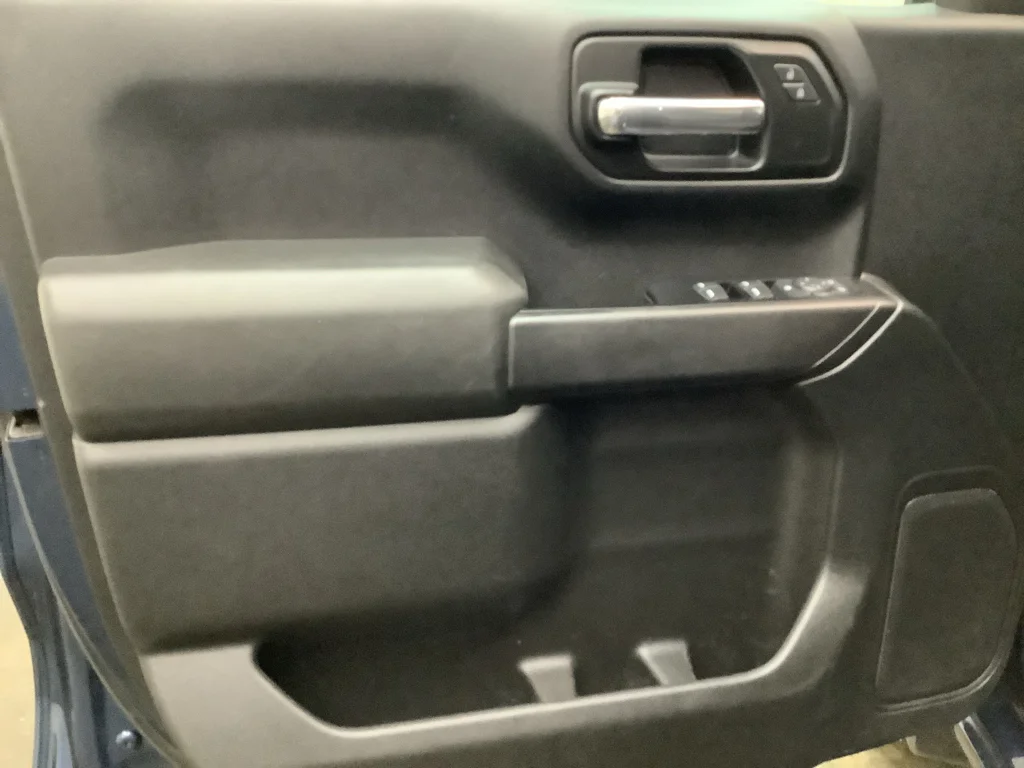 Used 2019 Pacific Blue Metallic GMC Fleet/Base image 11