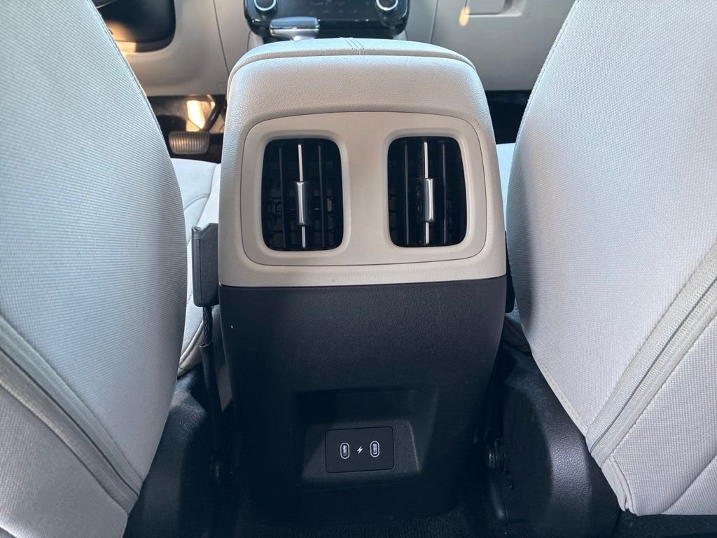 Used 2025 White Hyundai SEL image 24