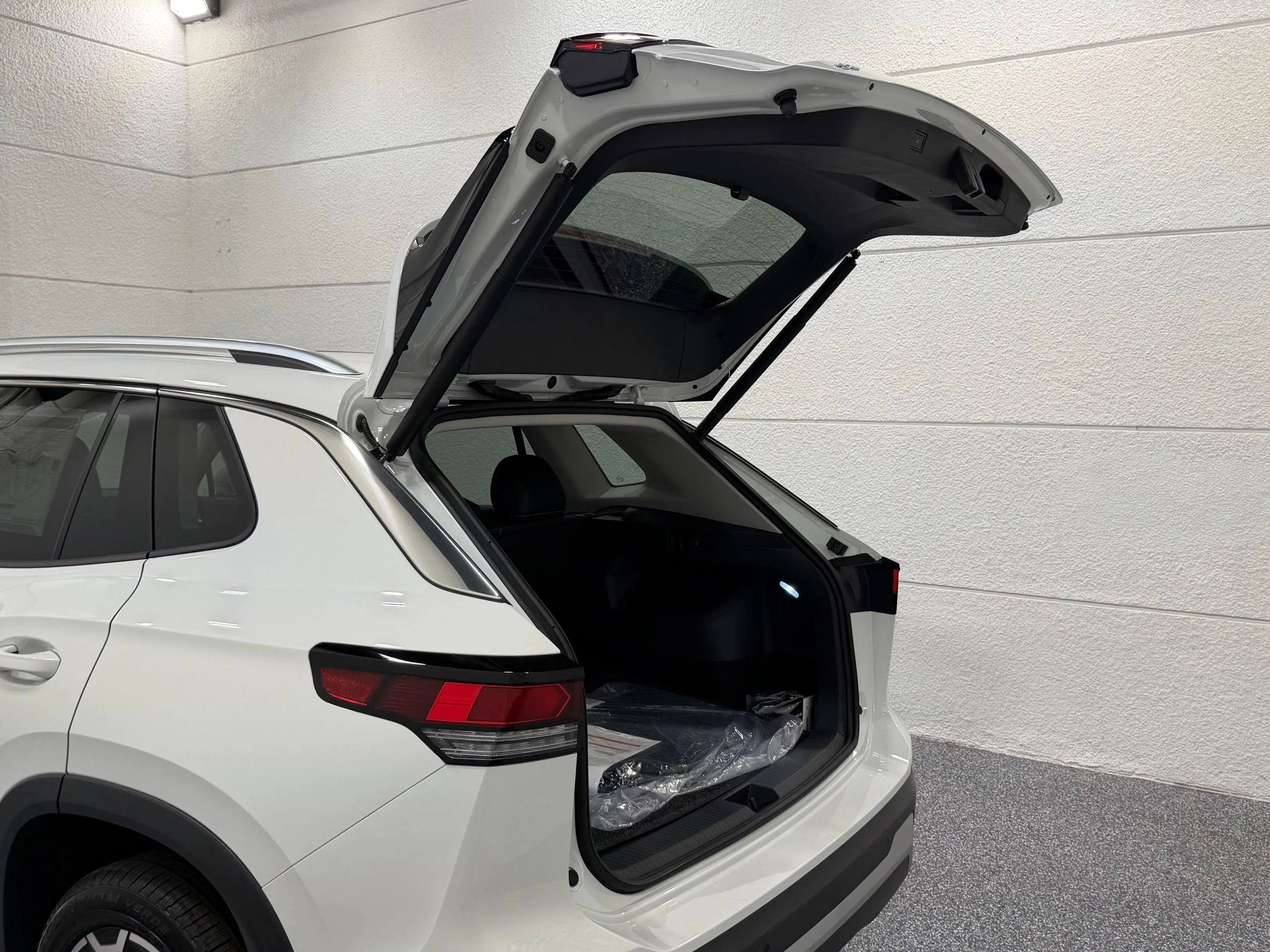 New 2026 White Volkswagen SE image 23