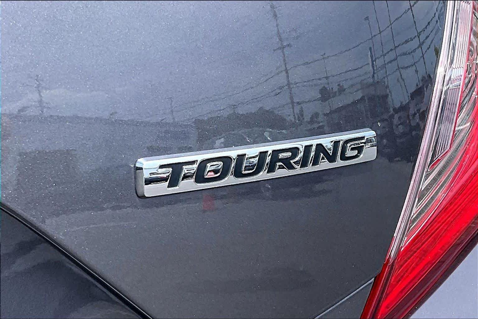 Used 2016 Modern Steel Metallic Honda Touring image 10