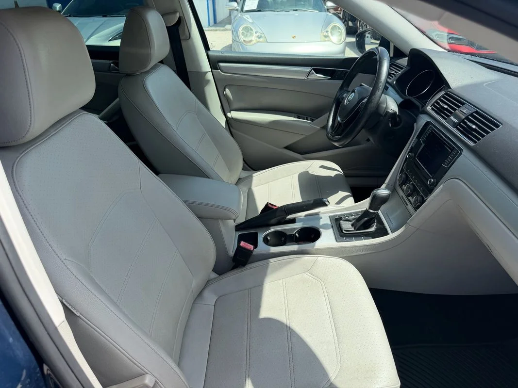 Used 2019  Volkswagen 2.0T Wolfsburg Edition image 27