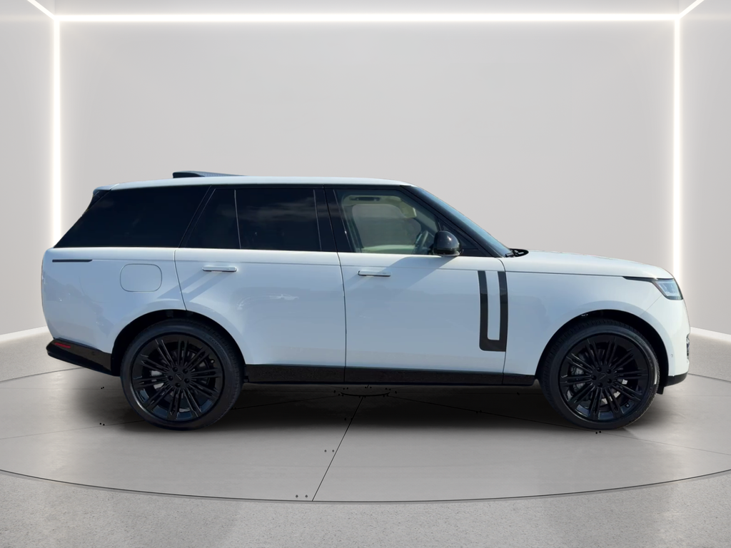 New 2026 Fuji White Land Rover SE image 4