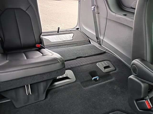 New 2026 Hydro Blue Pearl-Coat Exterior Paint Chrysler Select image 22