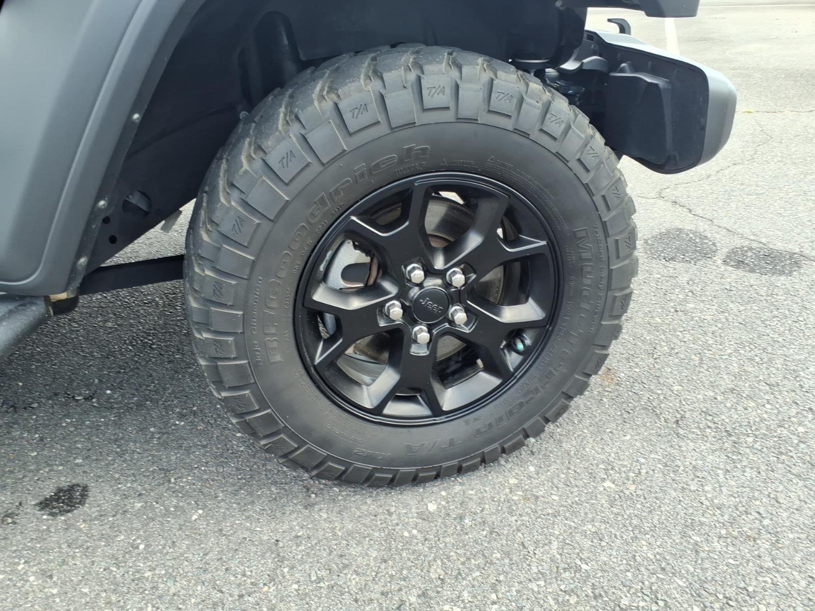 Used 2022 Bright White Clearcoat Jeep Unlimited Willys Sport image 12