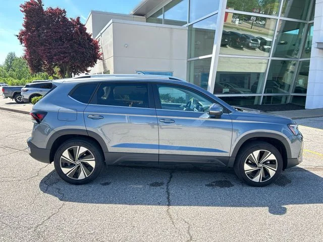 2025 Volkswagen Taos SE - Photo 10