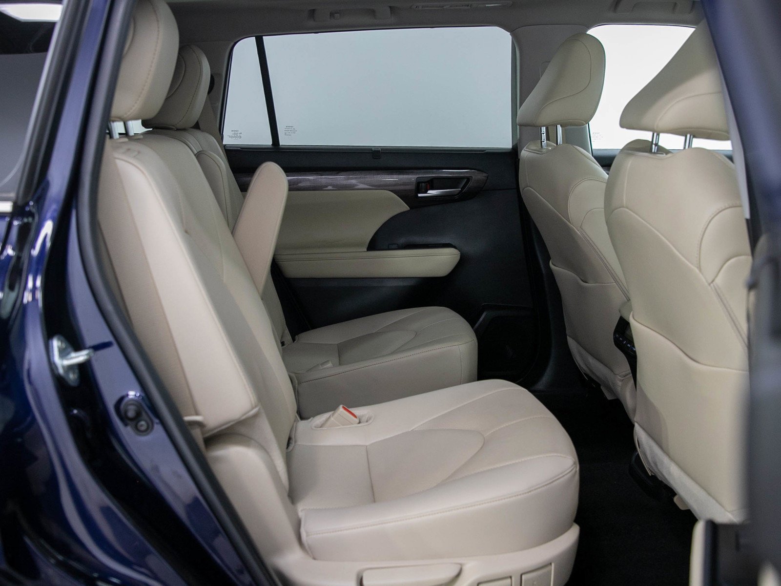 Used 2024 Black Toyota Hybrid Limited AWD image 13