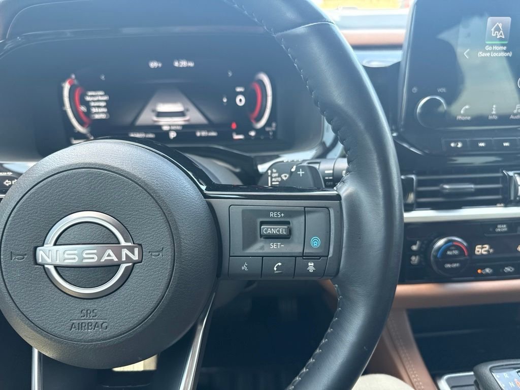 Used 2023 White Nissan Platinum image 26