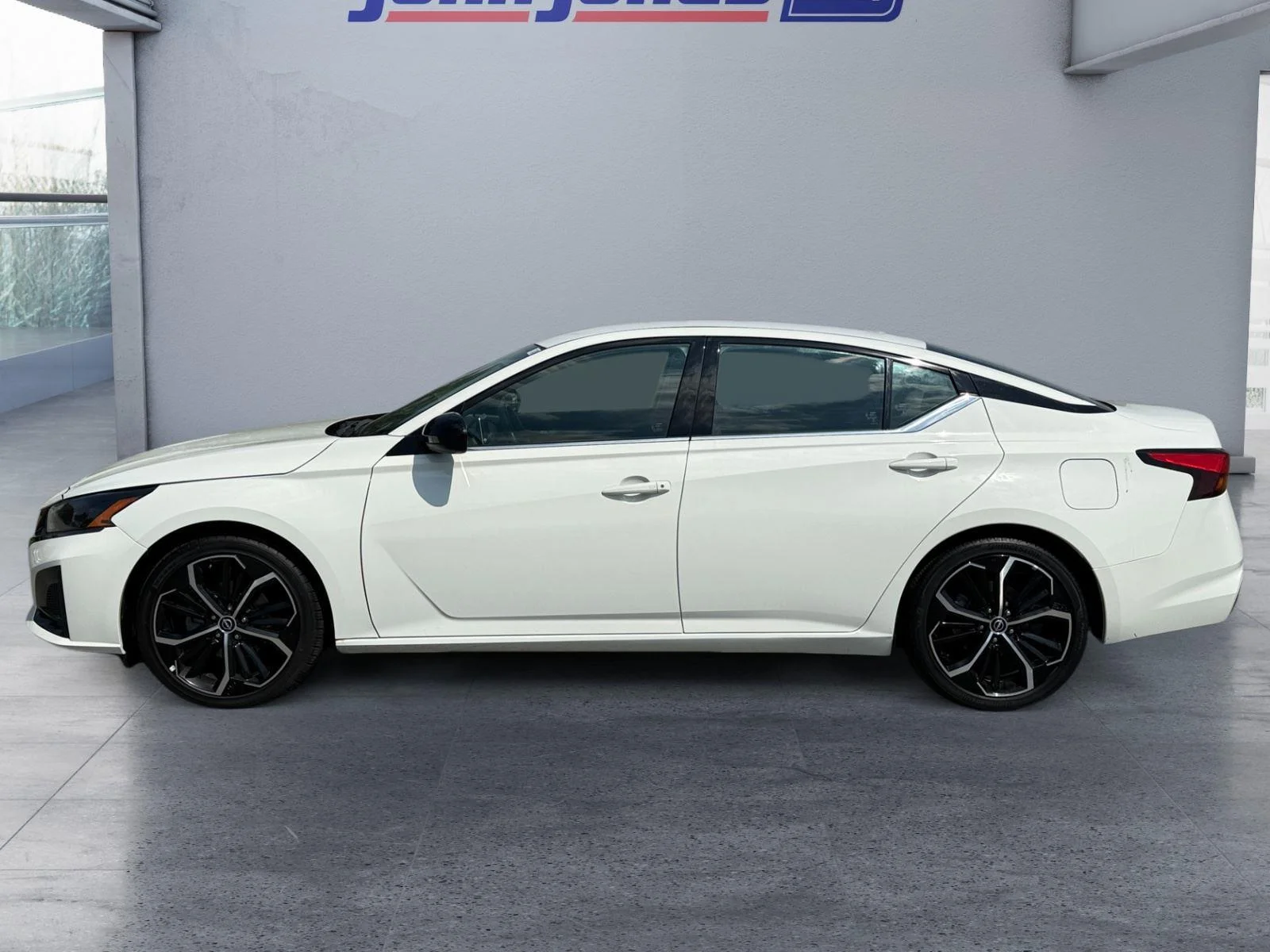 Used 2024 Nissan Altima SR with VIN 1N4BL4CVXRN382901 for sale in Scottsburg, IN
