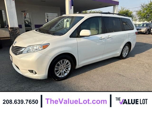 Used 2017 White Toyota XLE Premium image 8