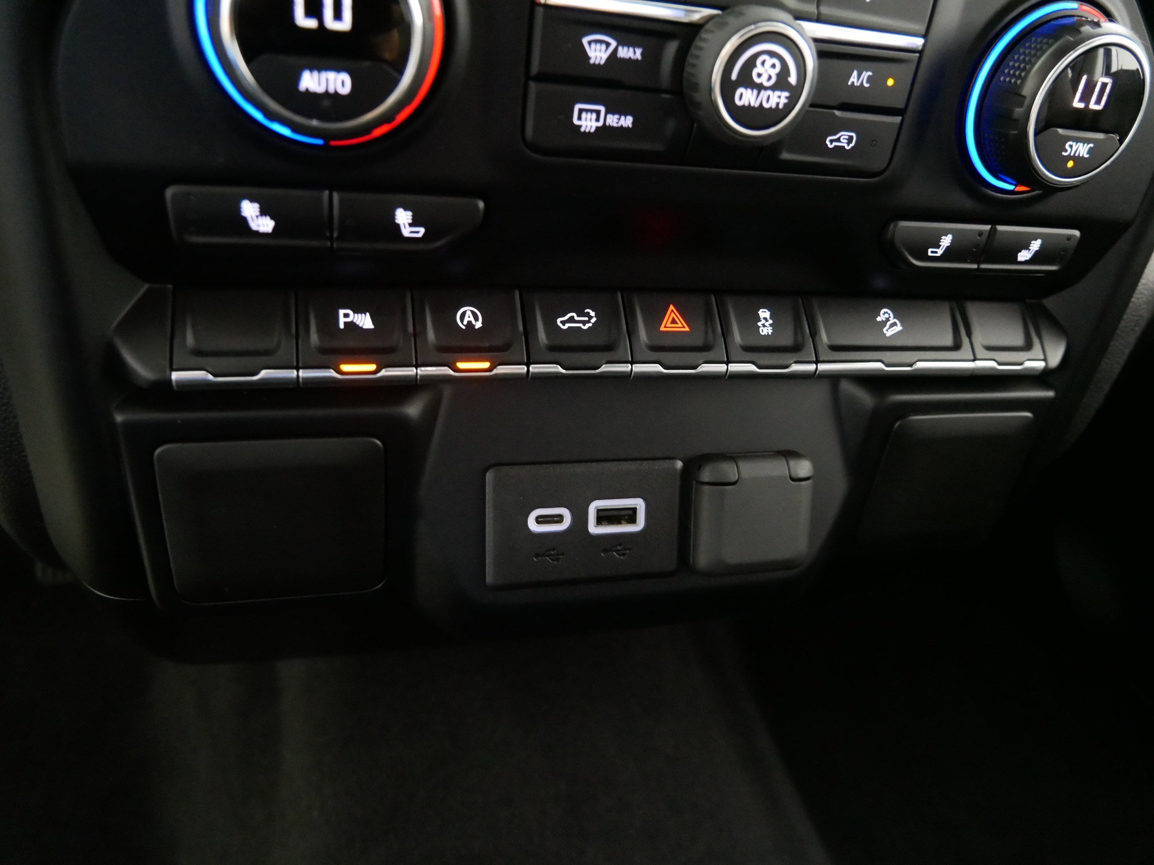 Used 2020 SUMMIT WHITE Chevrolet LT image 29