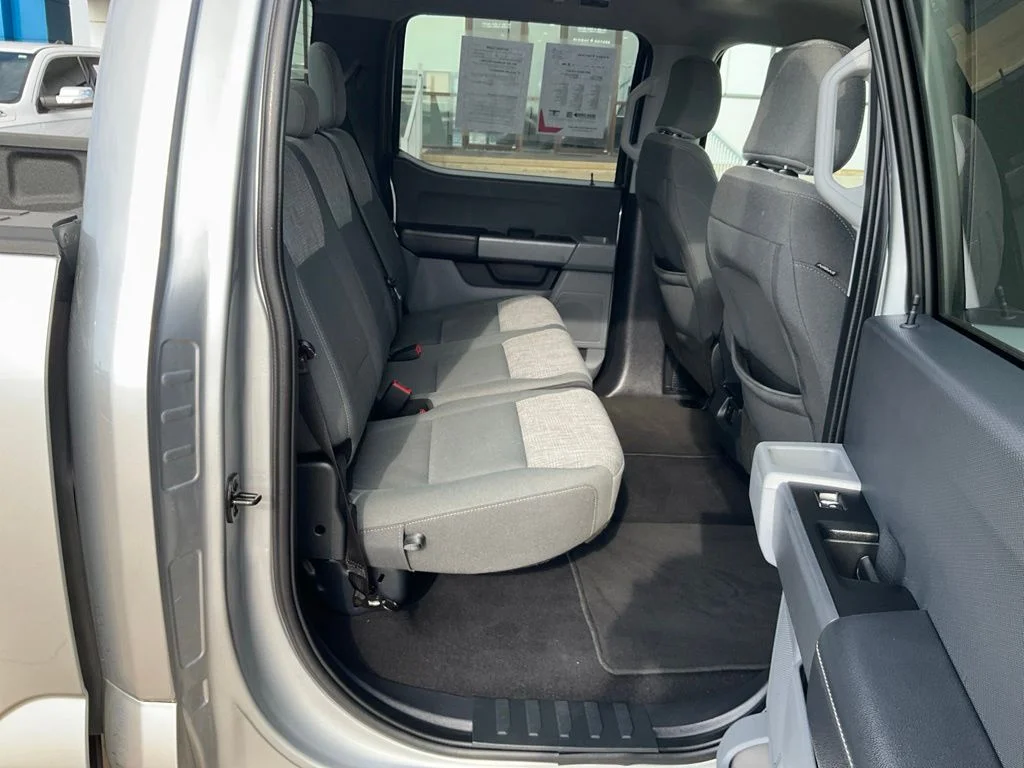 Used 2023 Silver Ford XLT image 29