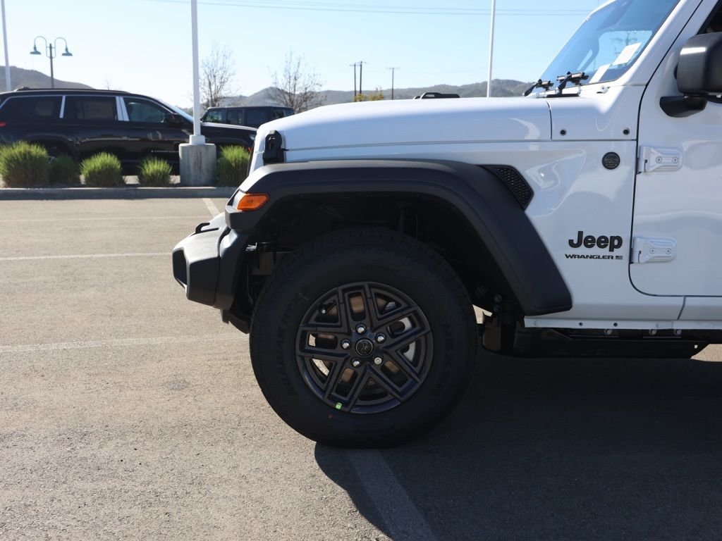 New 2026 Bright White Clear-Coat Exterior Paint Jeep Sport S image 10