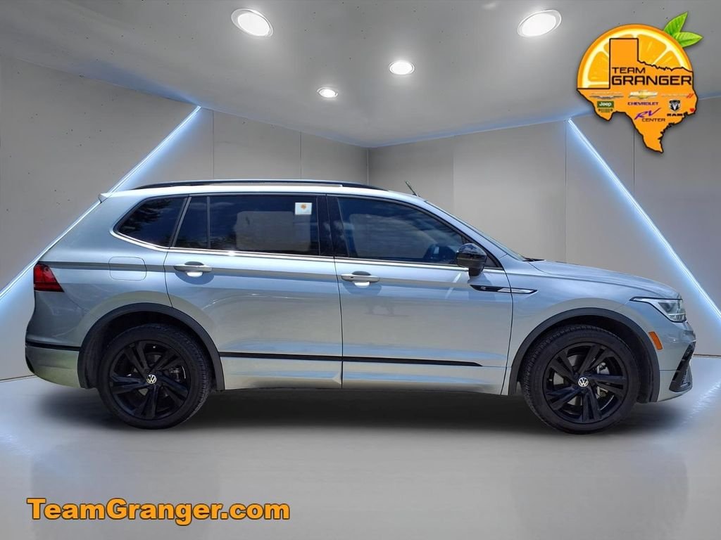 Used 2023 Silver Volkswagen 2.0T SE R-Line Black image 5