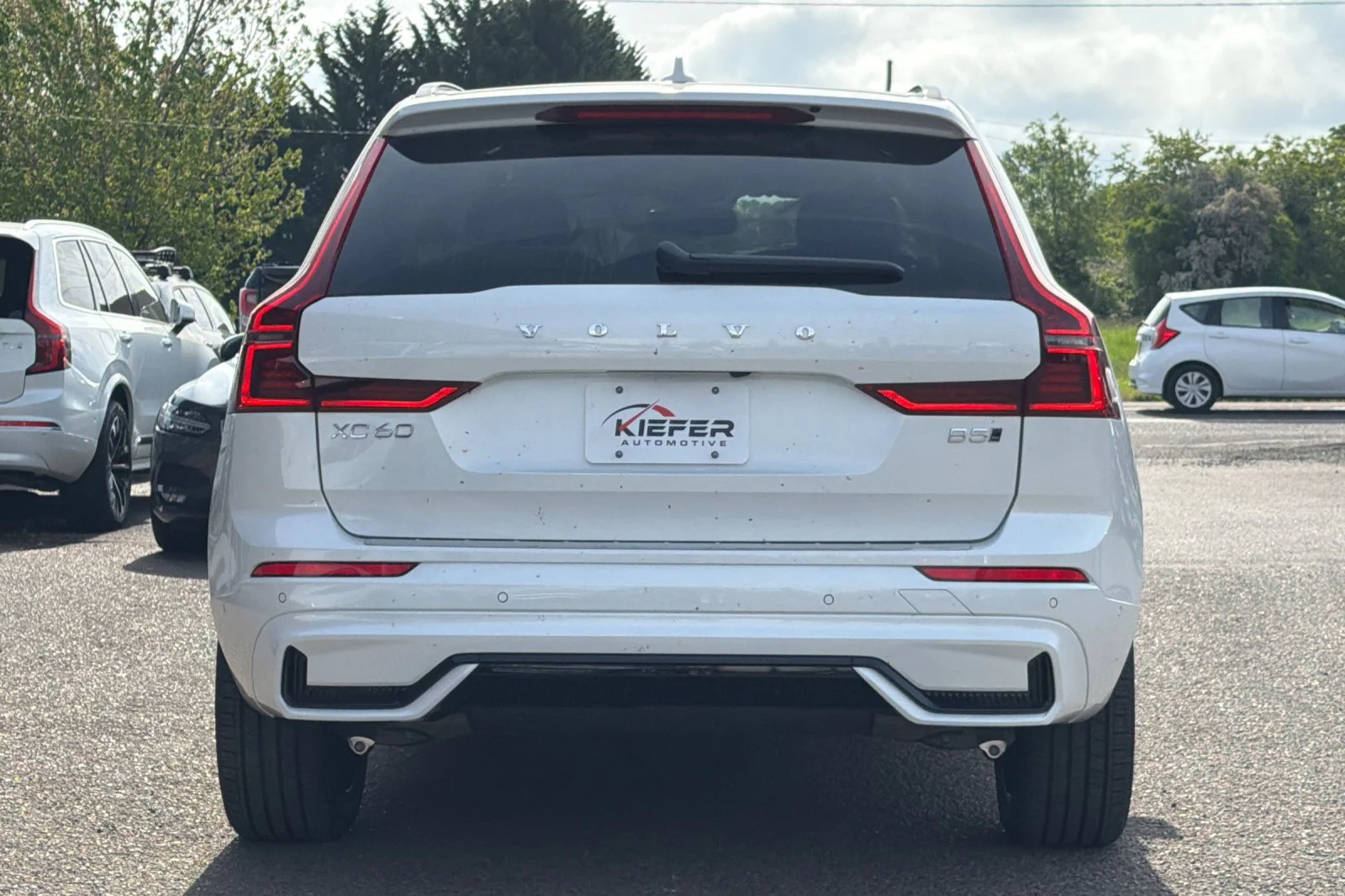 New 2026 CRYSTAL WHITE Volvo Plus image 5