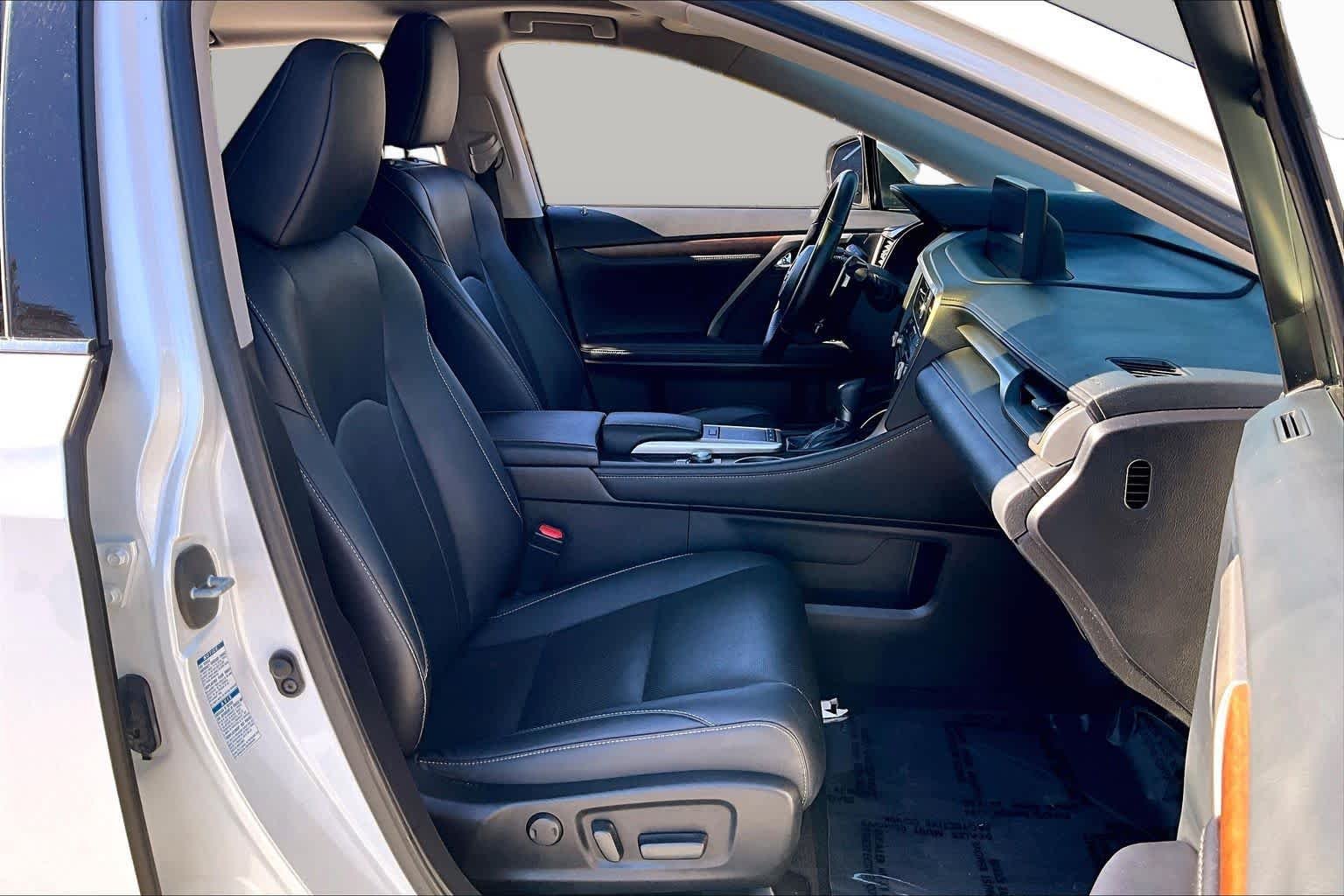 Used 2020 Eminent White Pearl Lexus  image 9