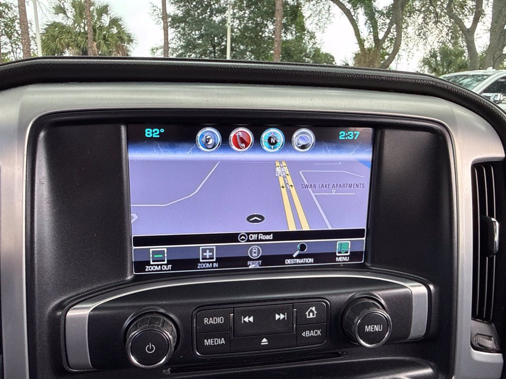 Used 2017 PEPPERDUST METALLIC GMC SLT image 34