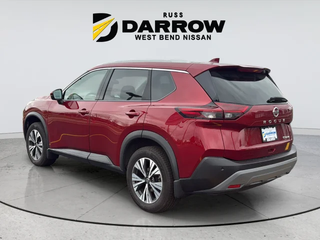 Used 2021 Red Nissan SV image 3
