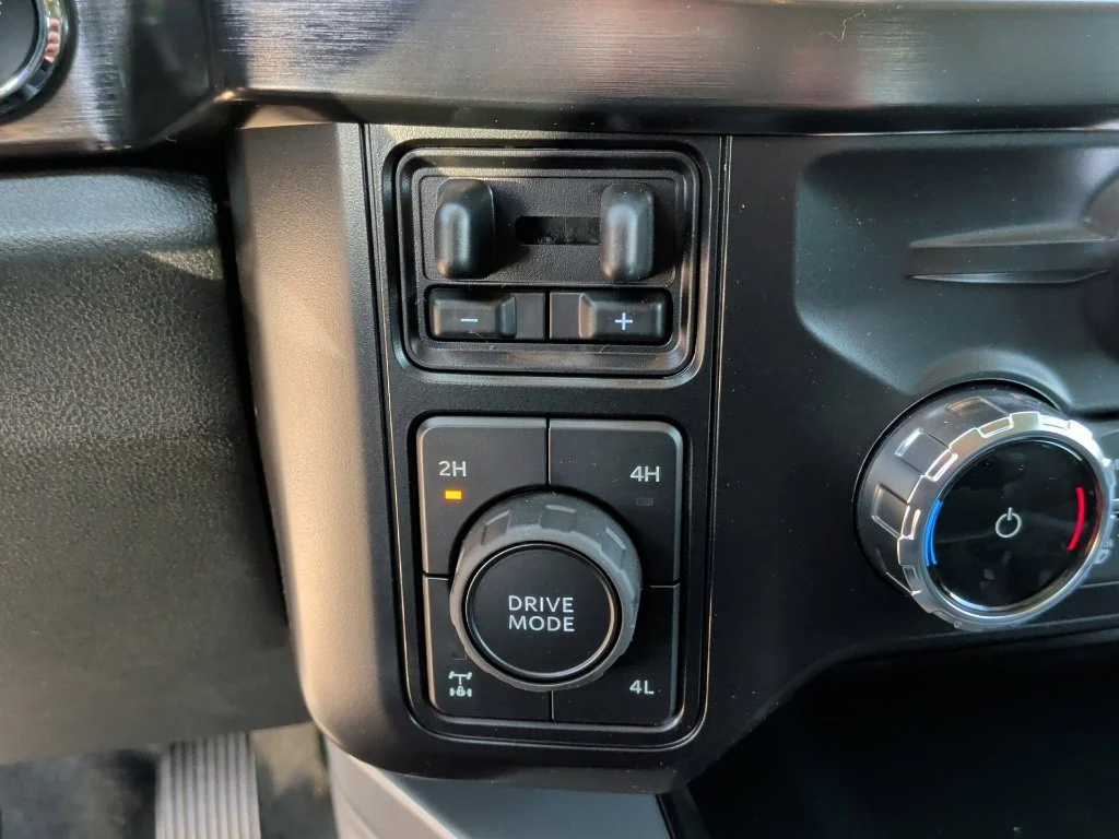 New 2027 Carbonized Gray Metallic Ford F-250® Lariat® image 28