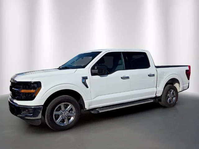 Used 2025 White Ford XLT image 2
