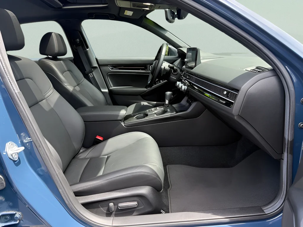 2025 Honda Civic Sport Touring - Photo 13
