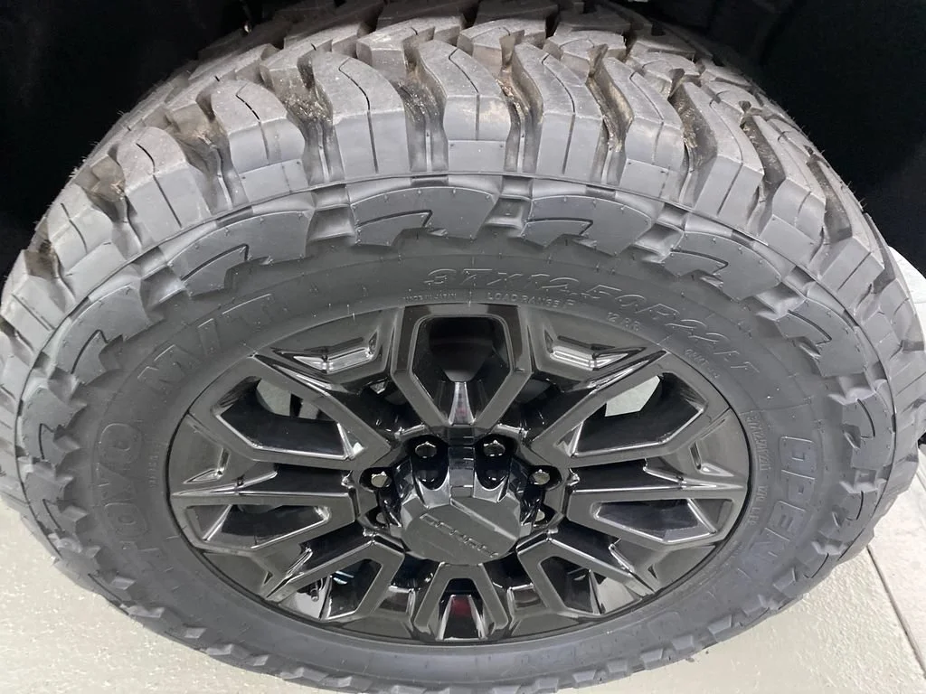 New 2026 Onyx Black GMC Denali Ultimate image 4