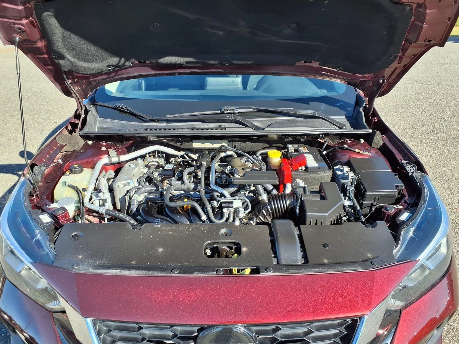 Used 2022 Rosewood Metallic Nissan SV image 31