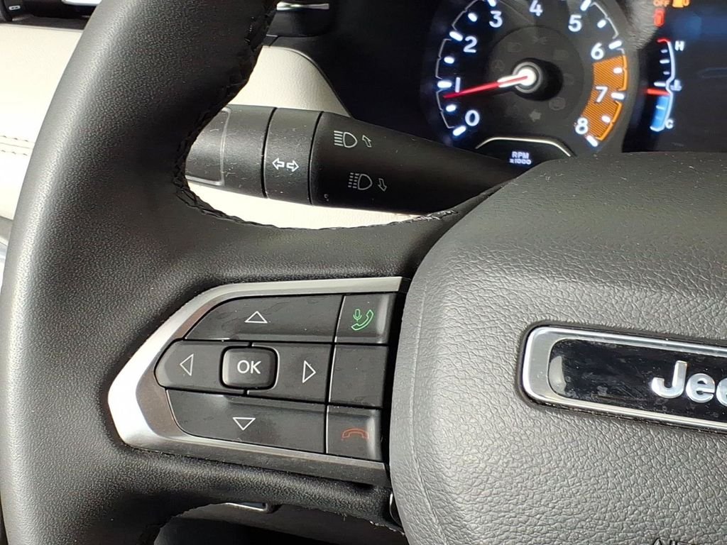Used 2024 Silver Jeep Limited image 21