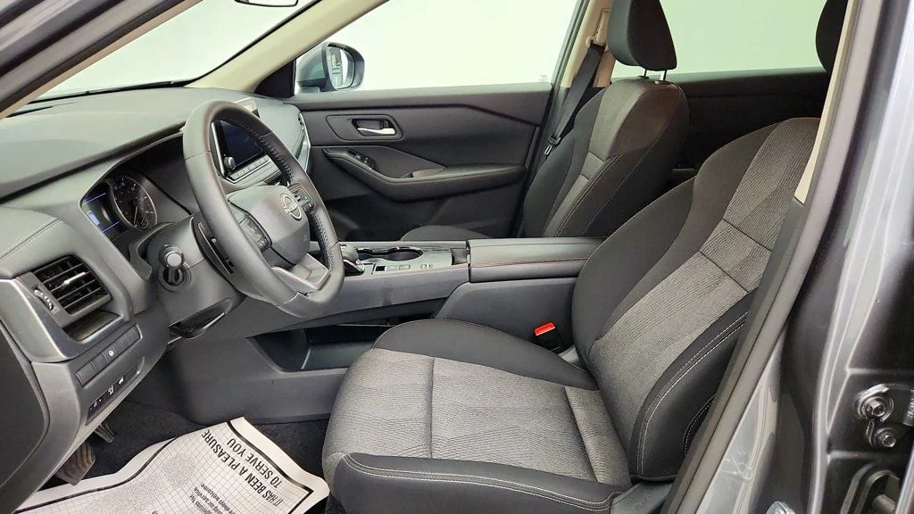 Used 2026 Boulder Gray Pearl Nissan FWD SV *Ltd Avail* image 19
