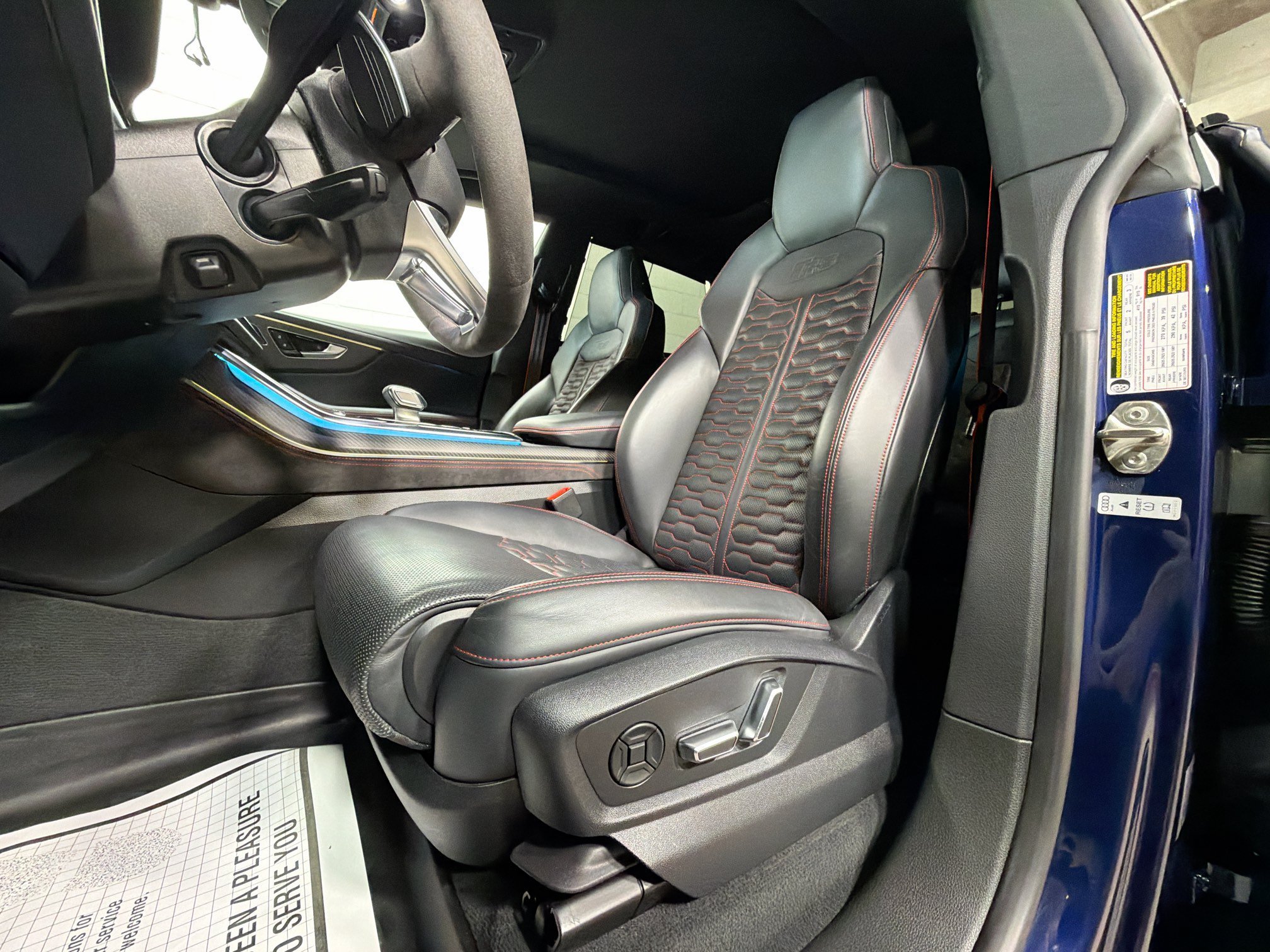 Used 2023 Navarra Blue Metallic Audi 4.0T image 5