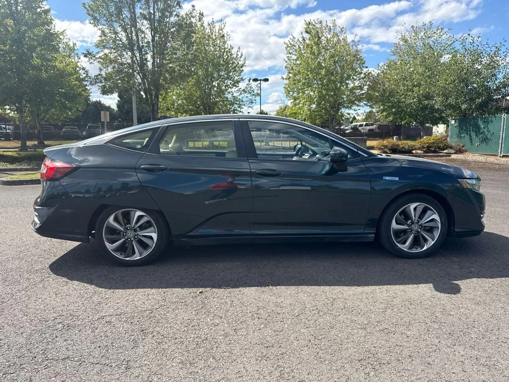 Used 2018 Moonlit Forest Pearl Honda Touring image 8