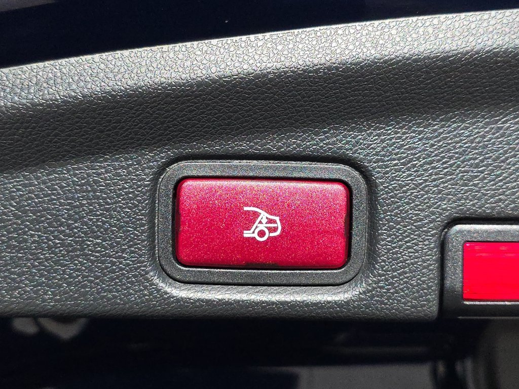 Used 2018  Mercedes-Benz E 400 image 16