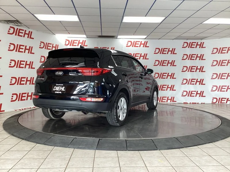 Used 2017 Red Kia LX image 7