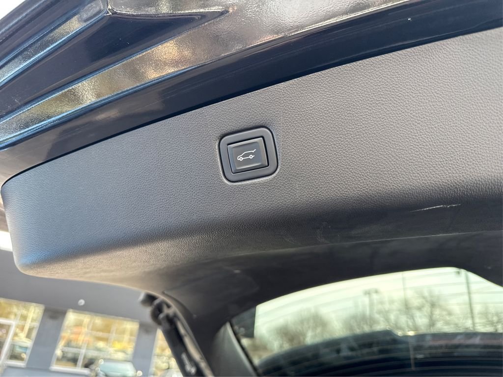 Used 2022 Black Chevrolet LT image 15