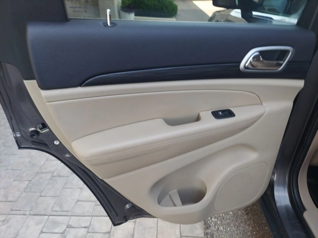 Certified Used 2019 Gray Jeep Laredo E image 40