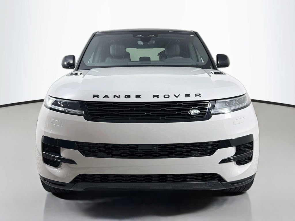New 2027 Borasco Grey Land Rover  SE P360 image 2