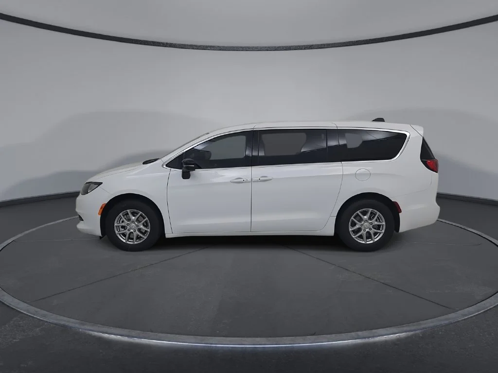 New 2027 Bright White Clear-Coat Paint Chrysler LX image 9