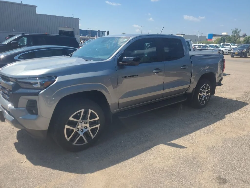 Used 2023 Gray Chevrolet Z71 image 2