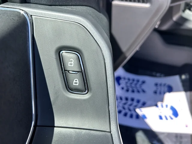 New 2026 Agate Black Metallic FORD XLT image 19