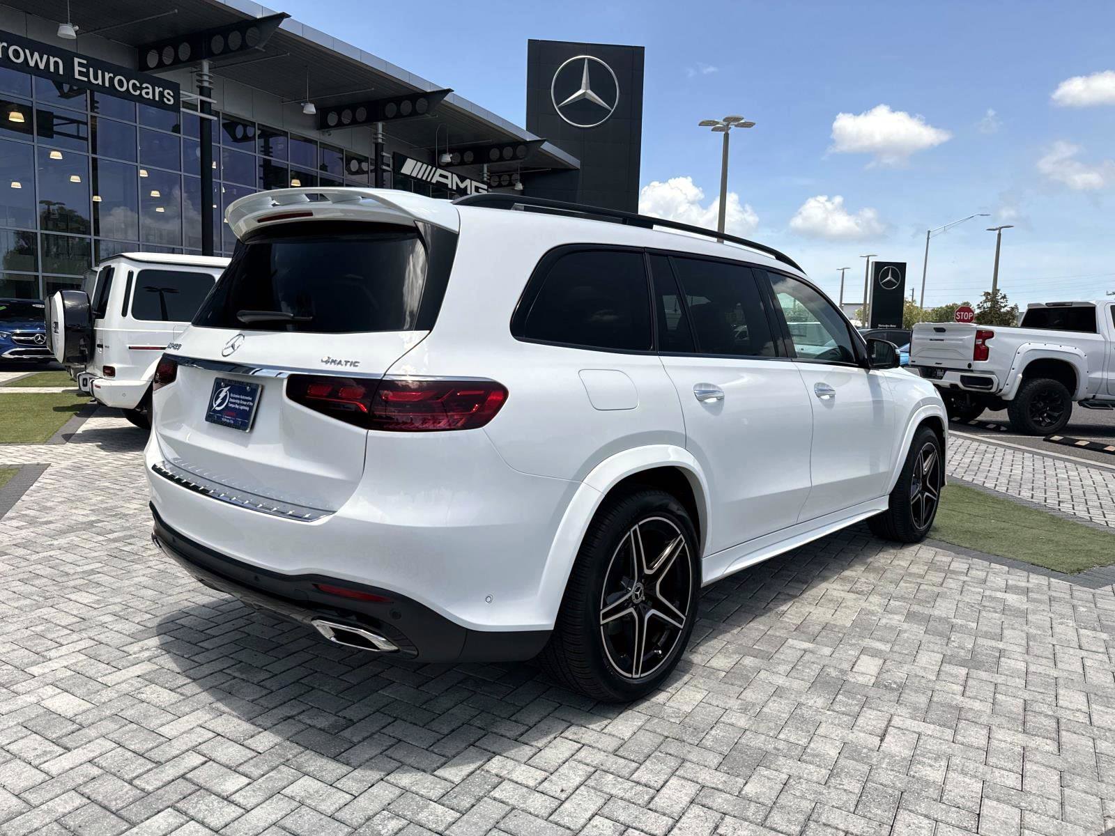 New 2026 Polar White Mercedes-Benz 450 4MATIC® SUV image 5