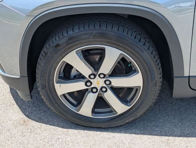 Used 2019 Gray Chevrolet 3LT image 9